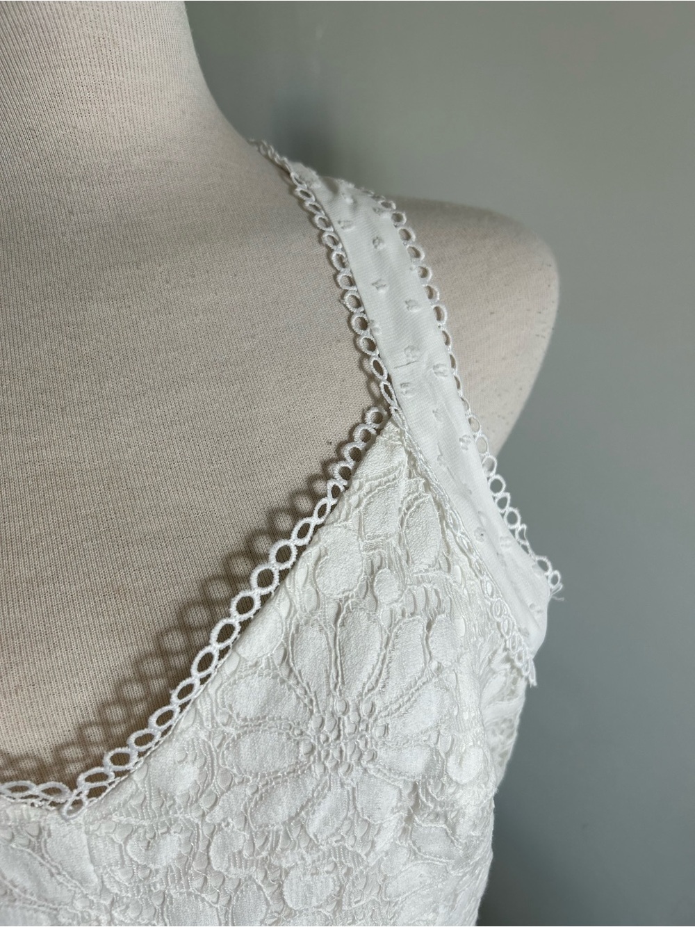 Taylor White Lace & Swiss Dot Kerchief Hem Halter Dress Size 14 - Picture 3 of 11
